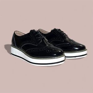 Unbranded Women's Black and White Oxfords